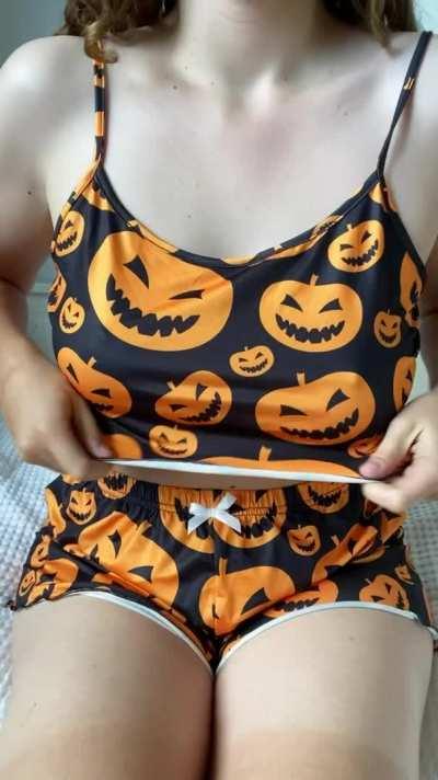 Halloween Bouncy Boobs